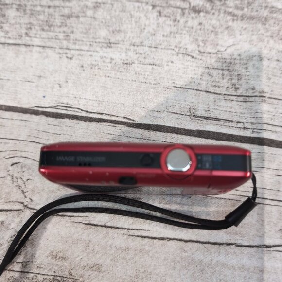 Canon PowerShot ELPH 300 HS Red Digital Camera 12.1MP with Charger & Case - Picture 8 of 14